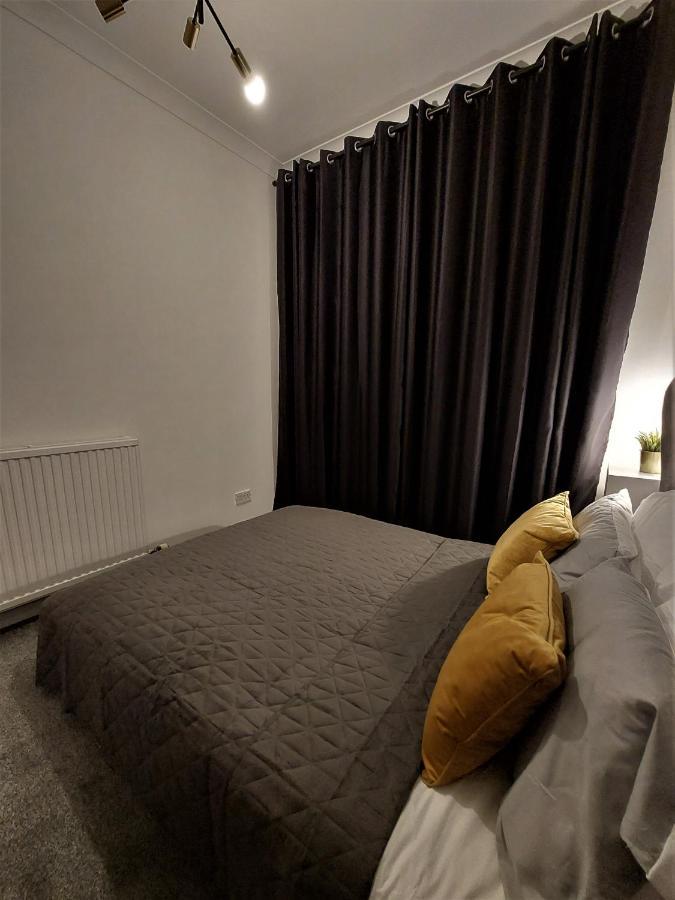 Modern & Bright, G/F, 1Br Apt. Real Hidden Gem Lägenhet Hamilton Exteriör bild