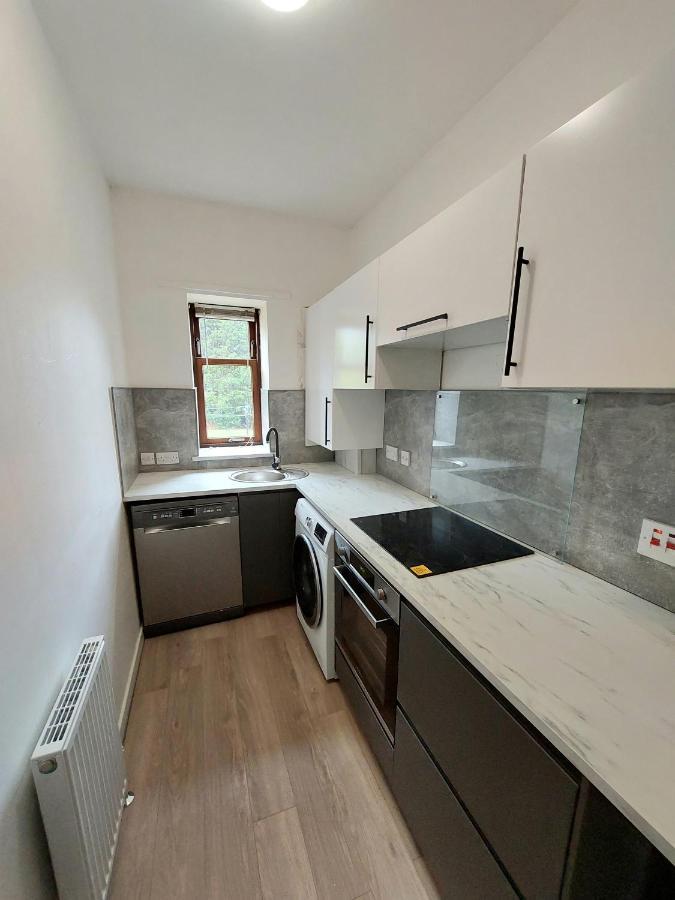 Modern & Bright, G/F, 1Br Apt. Real Hidden Gem Lägenhet Hamilton Exteriör bild