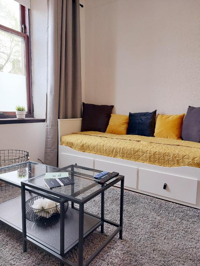 Modern & Bright, G/F, 1Br Apt. Real Hidden Gem Lägenhet Hamilton Exteriör bild